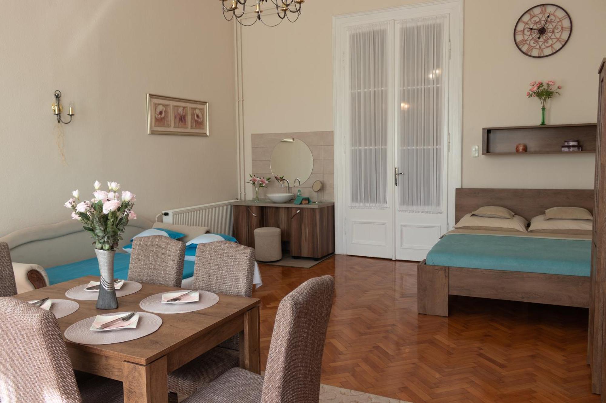 Suzy Apartman Eger Bagian luar foto