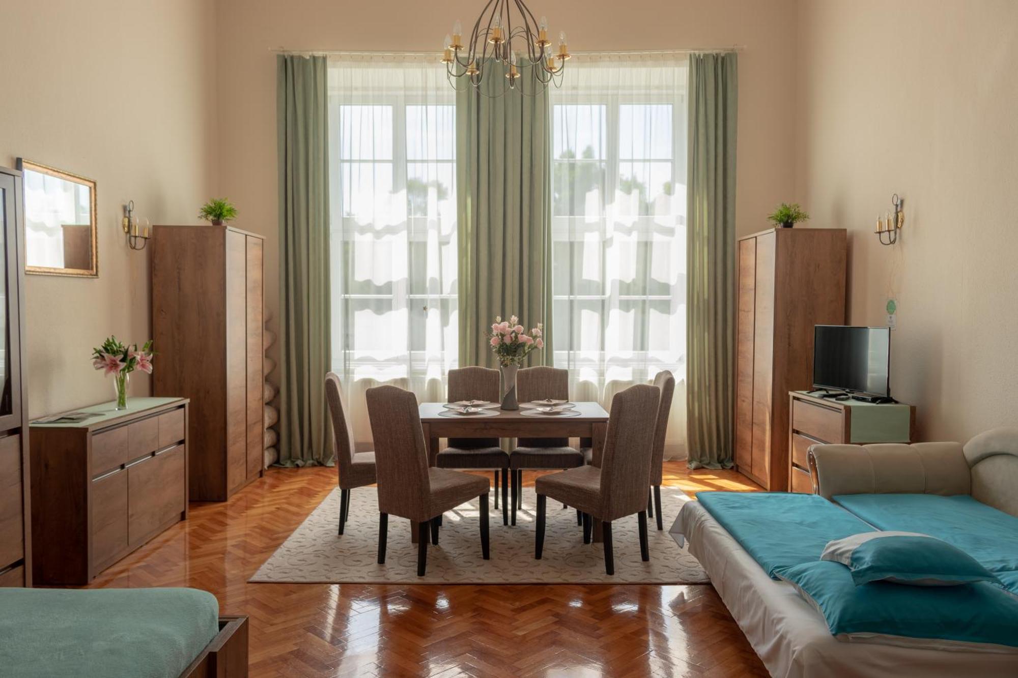 Suzy Apartman Eger Bagian luar foto