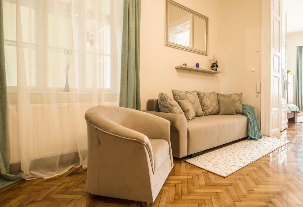 Suzy Apartman Eger Bagian luar foto