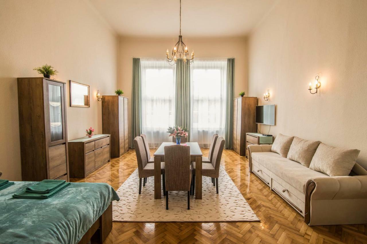 Suzy Apartman Eger Bagian luar foto