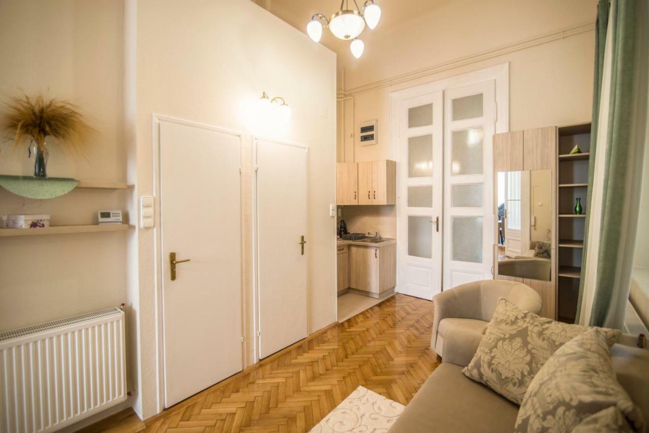 Suzy Apartman Eger Bagian luar foto
