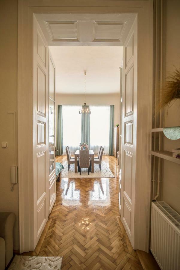 Suzy Apartman Eger Bagian luar foto