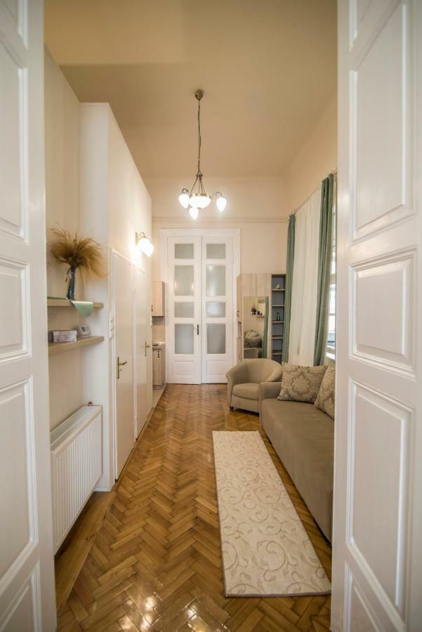 Suzy Apartman Eger Bagian luar foto