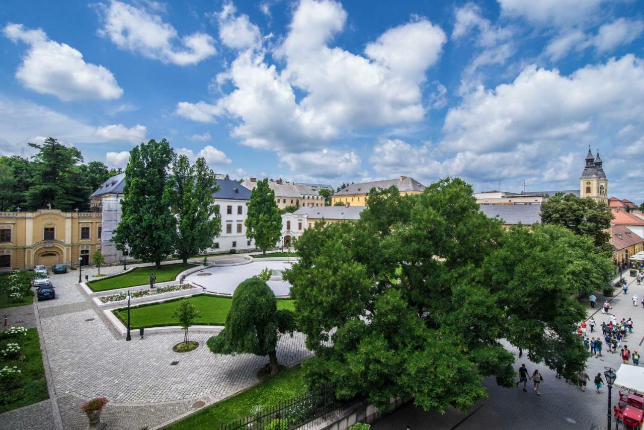 Suzy Apartman Eger Bagian luar foto