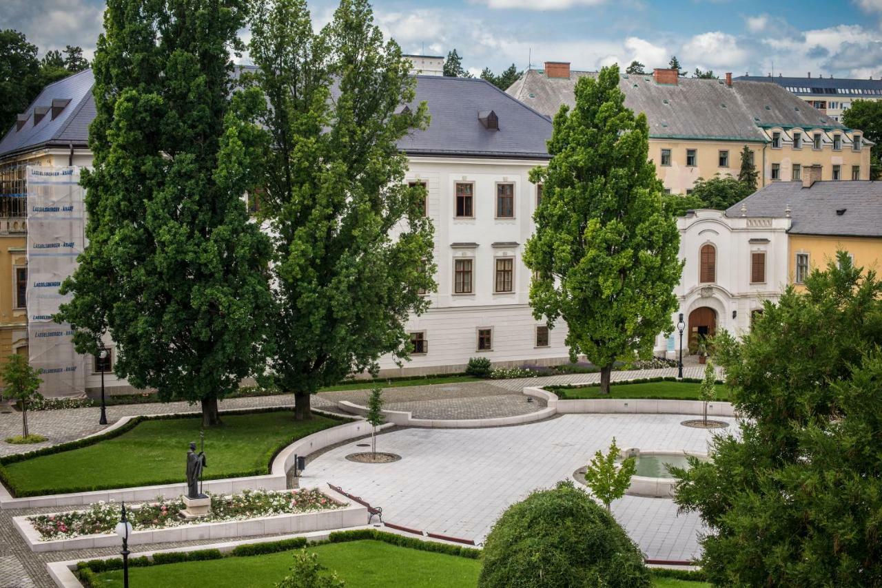 Suzy Apartman Eger Bagian luar foto